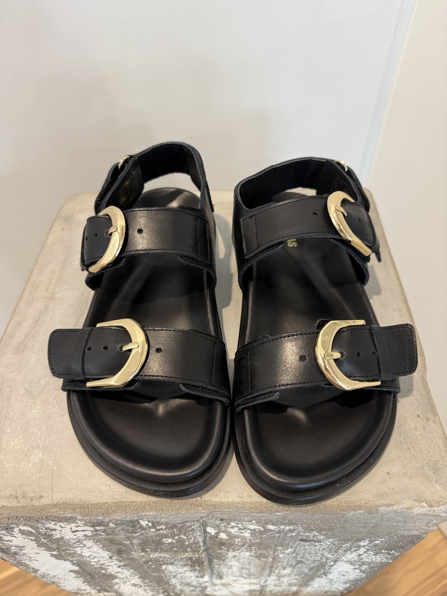 Leone Black Leather Sandals