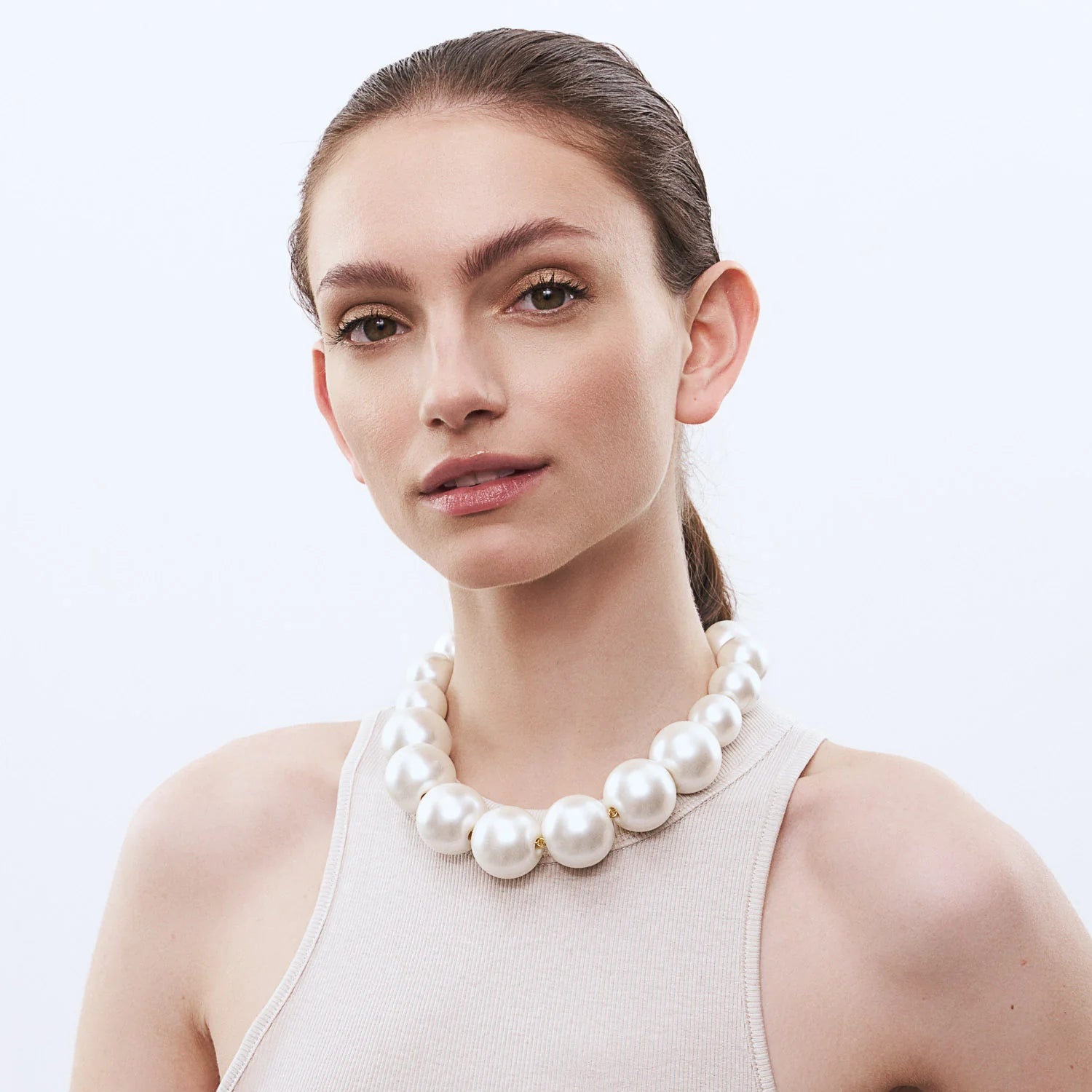 ChapterTwo_Vanessa_Baroni-Online-beats_necklace-look_